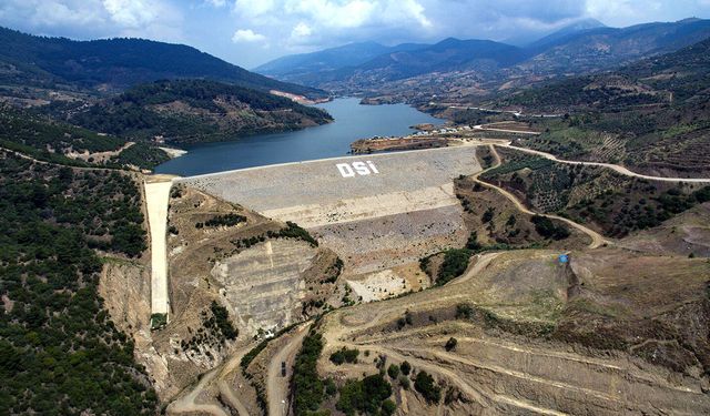 Küçük Menderes'te 205 bin dekar araziye bereket akacak!