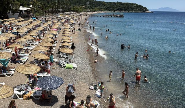 Bodrum sahillerinde bayram hareketliliği sürüyor
