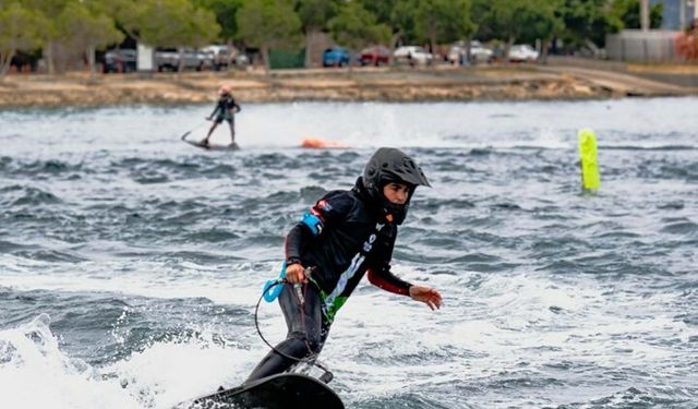 Bodrum’da su jeti, flyboard ve motosurf yarışları nefes kesti