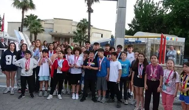 Marmarisli yüzücü çocuklar, havuzlarının yeniden açılmasını istiyor