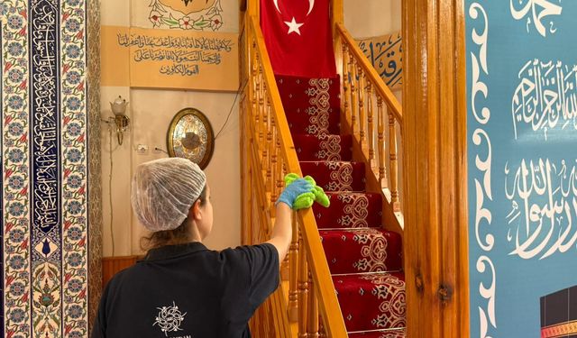 Aydın'da bayram öncesi camilerde temizlik