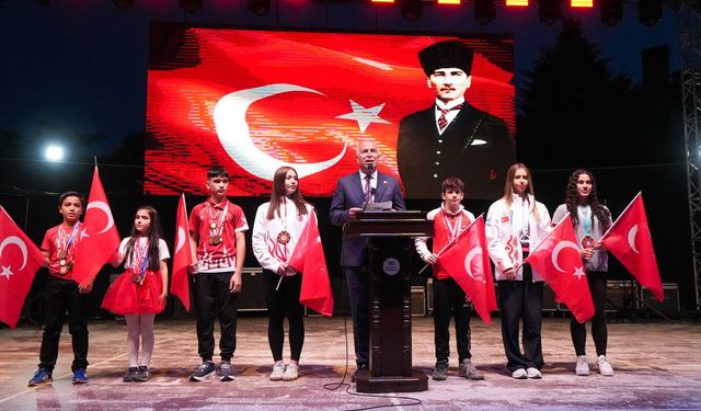 Gaziemir’de görkemli 19 Mayıs kutlaması