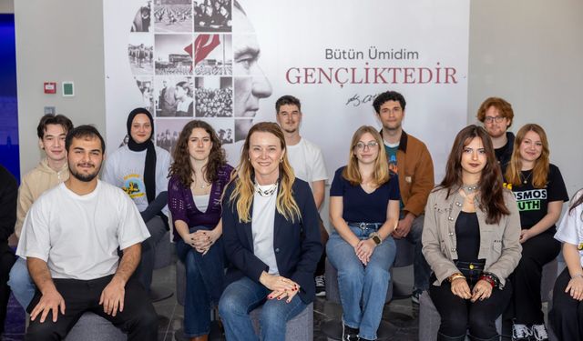 Gençlik 19 Mayıs’ı Ferdi Zeyrek Gençlik Merkezi’nde kutluyor