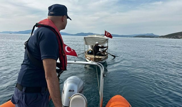 Kuşadası açıklarında sürüklenen teknedeki 3 kişi kurtarıldı