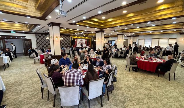 MHP İzmir'den anlamlı Anneler Günü kutlaması!