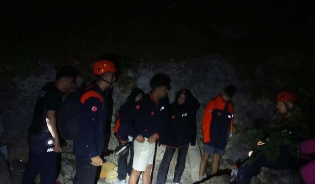 Şelale bölgesinde kaybolan 4 genç sağ bulundu