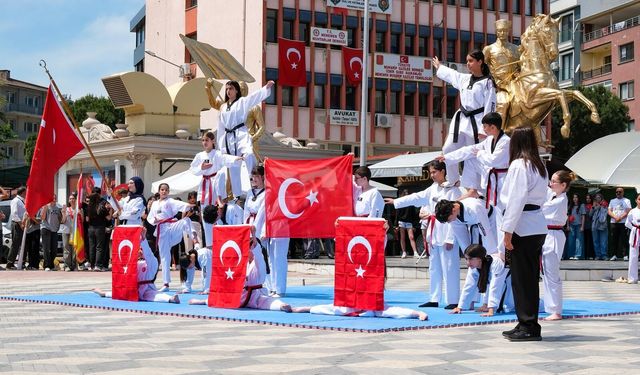 19 Mayıs Menemen’de büyük coşkuyla kutlandı
