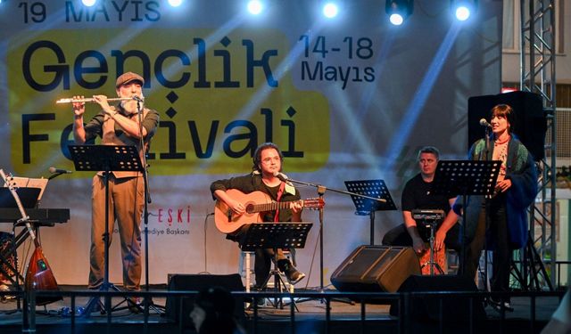 19 Mayıs gençlik sahnesi Küçükpark’ta kuruldu