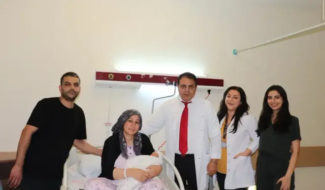 Yıllar sonra çocuk sahibi olan aile, bebeklerine doktorun adını verdi