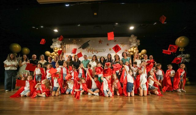 Karşıyaka anaokullarında mezuniyet heyecanı
