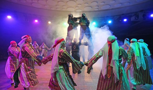 Karşıyaka’da halk dansları kursuna muhteşem final!