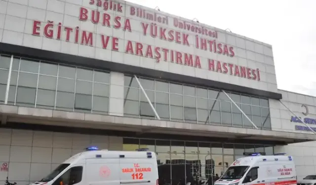 İlk kez uygulanan vNOTES tekniği ile sağlığına kavuştu