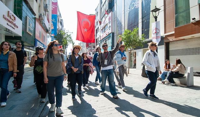 Karşıyaka’nın tarih yolculuğuna büyük ilgi