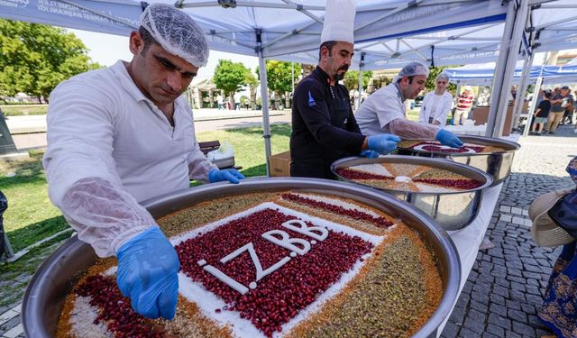 Büyükşehir'den aşure dağıtımı!