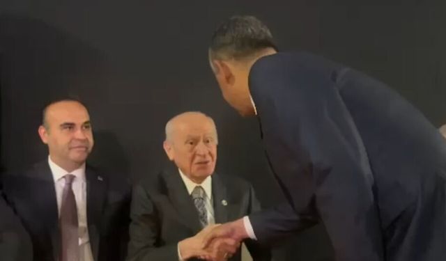 Bahçeli ile Özel resepsiyonda bir araya geldi!