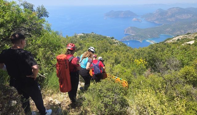 Fethiye'de yamaç paraşütü kazası: Pilot ve turist yaralandı