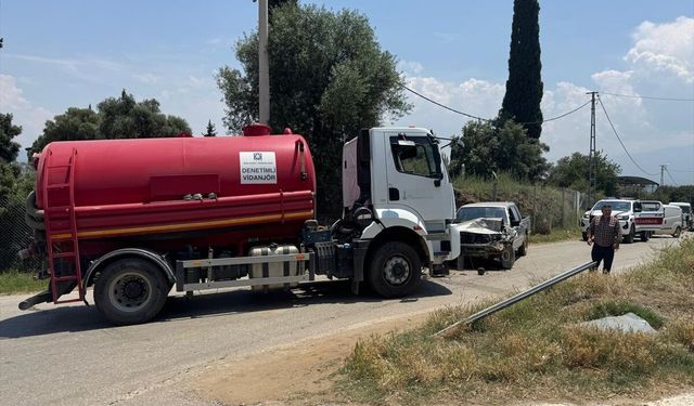 Ödemiş'te vidanjör ile otomobil çarpıştı: 1 yaralı!