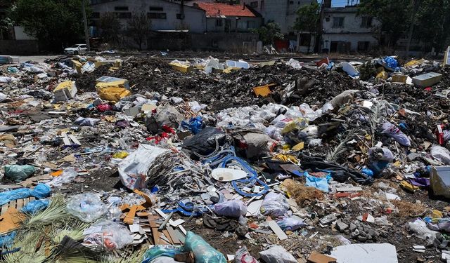 Sanayi Sitesi'nde çöp yığınları... Esnaftan, belediyeye çağrı!