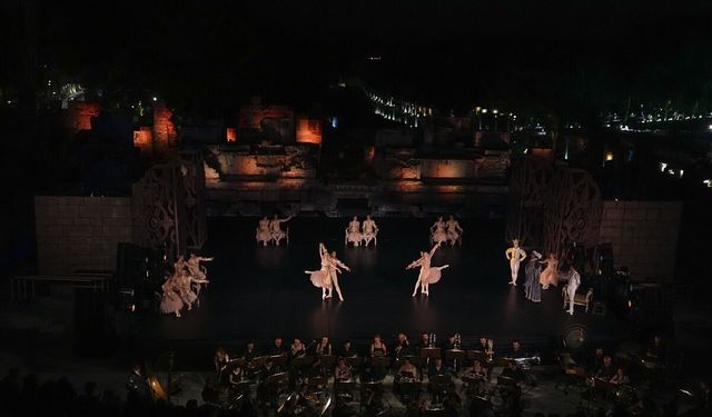 Efes'te Kuğu Gölü resitali!