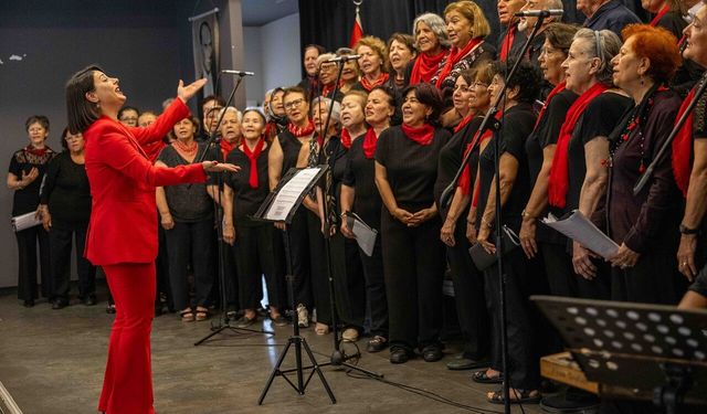 Bornova’nın çınarları diplomalarını aldı!