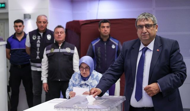 Başkanvekili seçim tamam: Buca'da Hüseyin Benzer dönemi!
