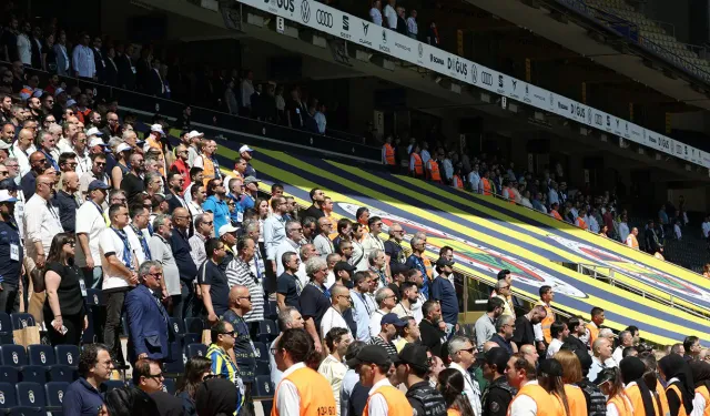 Fenerbahçe'de seçim günü: Safi ve Yıldırım başkanlık için yarışıyor