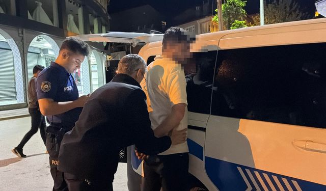 Bağış standında hırsızlık girişimi: Bekçiler suçüstü yakaladı