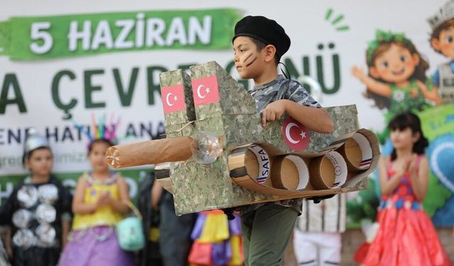 Menderes’te öğrencilerden dduyarlı defile