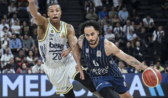 Anadolu Efes, Fenerbahçe Beko karşısında seriye tutundu