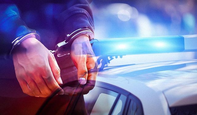 Kendilerini polis ve savcı olarak tanıtan 4 dolandırıcı yakalandı