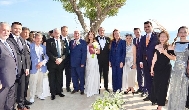 AK Partili Kaya’nın danışmanı Mirhanoğlu’nun mutlu günü