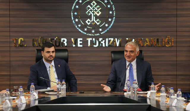 AK Partili İnan’dan Çeşme zirvesi yorumu: “Kıymetli bir inisiyatif”
