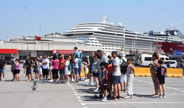 İzmir’e kruvaziyerden turist akını: 5 ayda 51 bin yolcu!