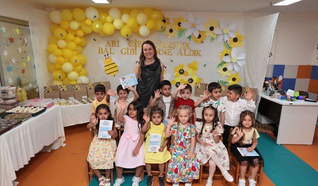 Mutlu Çocuklar’da karne heyecanı!