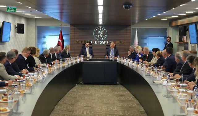 Ankara'da Çeşme Projesi zirvesi... İzmir'den çıkarma!