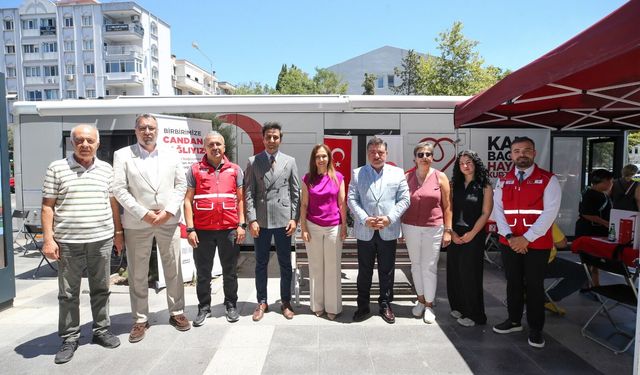 Karşıyaka’da anlamlı kampanya: Mahallenin gücü kan bağışıyla büyür!