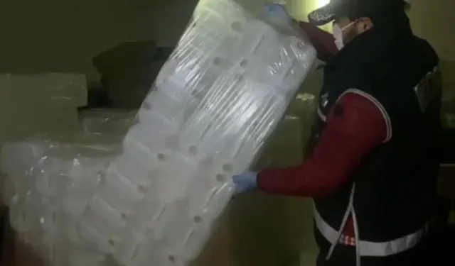İzmir'de kaçak alkol operasyonunda damıtma düzenekleri ele geçirildi!