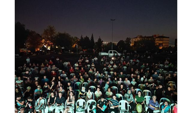 Çiğli'de yaz akşamları mahalle sinema günleri ile renkleniyor!