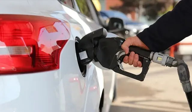 Benzine gece yarısı zam... Pompaya yansıdı!