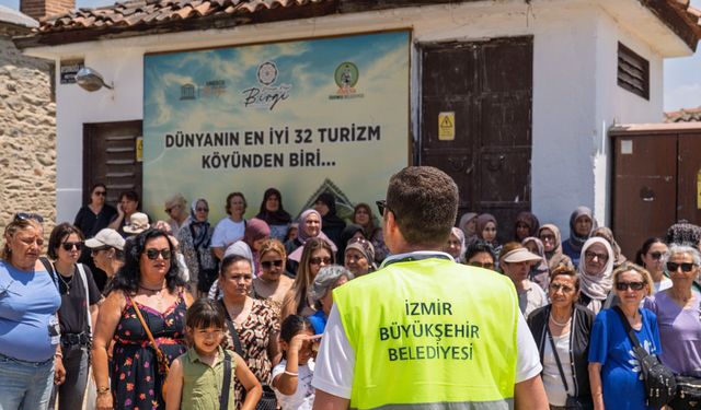 Kültür gezileriyle İzmir’i keşfettiler