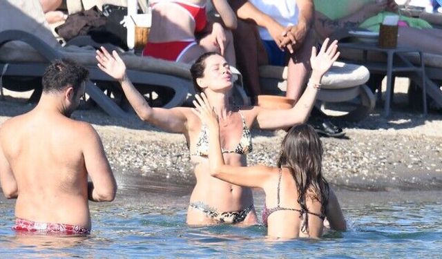 Özge Özpirinçci ve Burak Yamantürk'ün Bodrum tatili!
