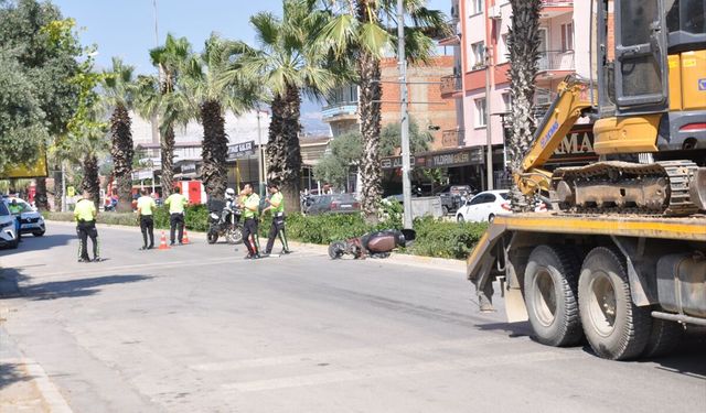 Ödemiş'te kaza: Motosikletli yaralandı!