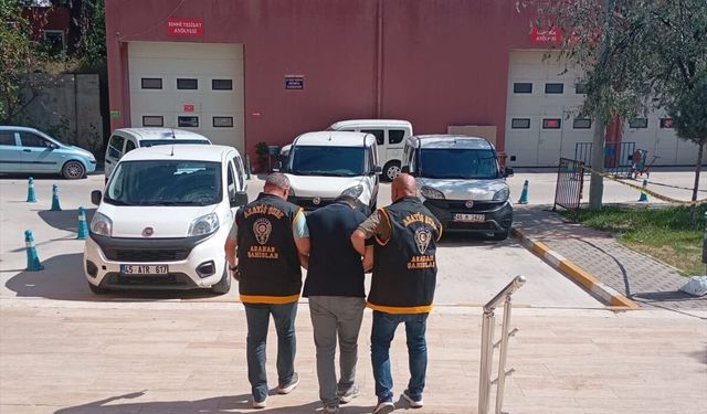 Manisa'da firari suç makinesi yakayı ele verdi!