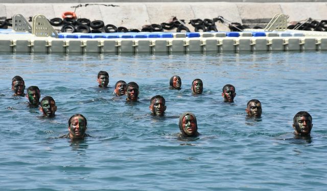 İzmir'de astsubay adaylarına 'ATAT' eğitimi