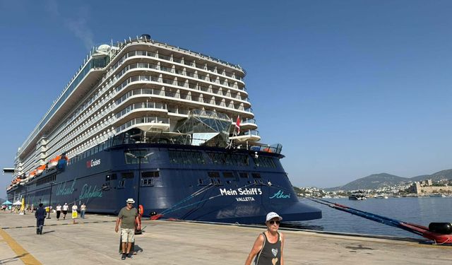 Bodrum'a kruvaziyer bereketi: 2 bin 746 turist geldi