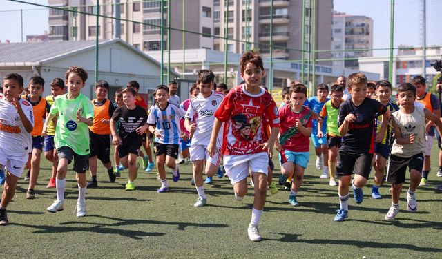 Buca’da yaz tatili futbolla renkleniyor