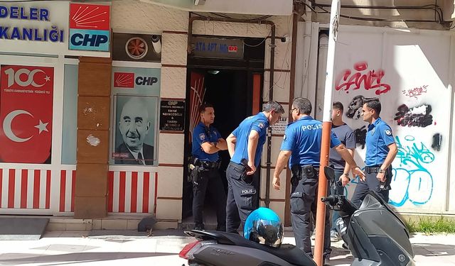 CHP Manisa İl Başkanlığı'nda kavga: 1 yaralı, 1 firari!