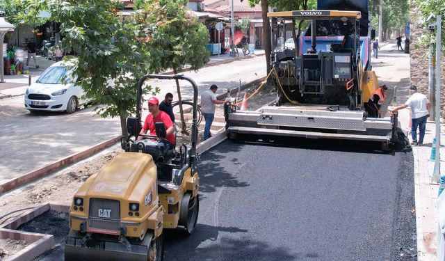 Çarşı Bulvarı’nda yenileme çalışmaları tüm hızıyla devam ediyor