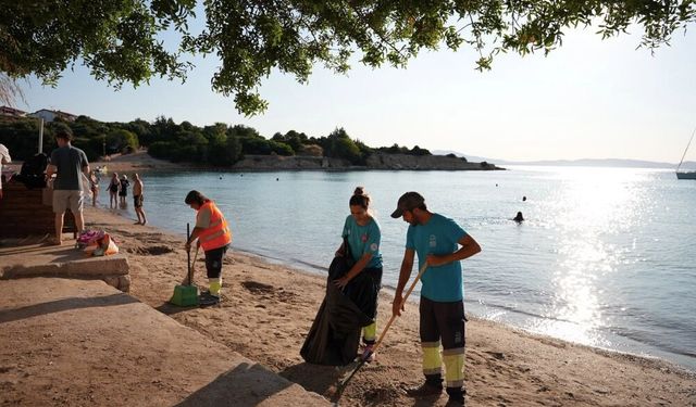 Çeşme'de yaz yoğunluğuna karşı temizlik seferberliği!