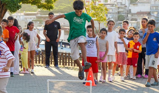 Gaziemirli çocuklar geleneksel oyunlarla sokaklara döndü
